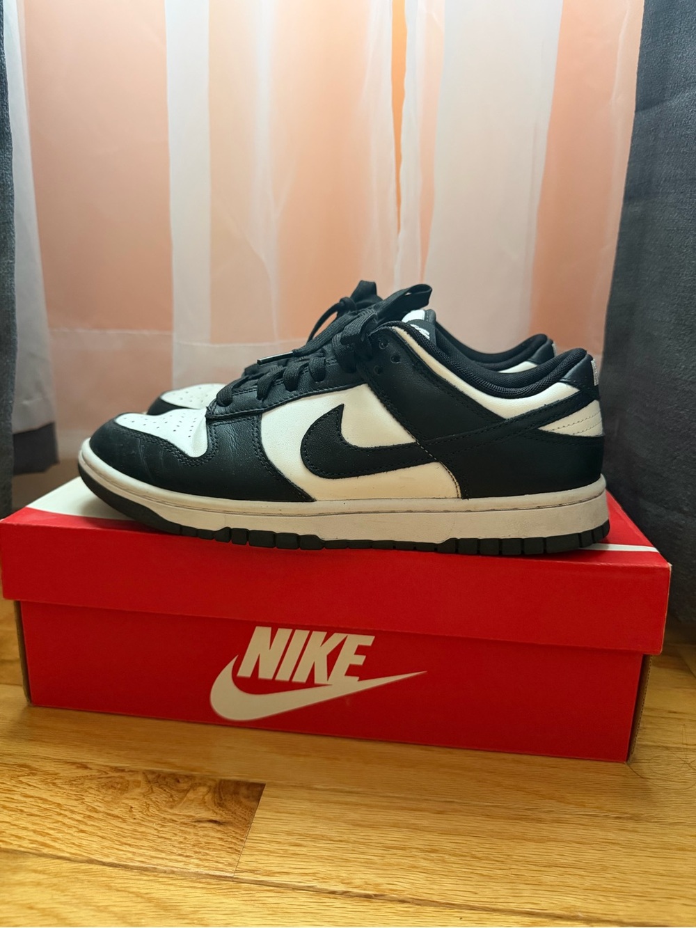 Nike Men’s Low-Top Sneakers - Black & White